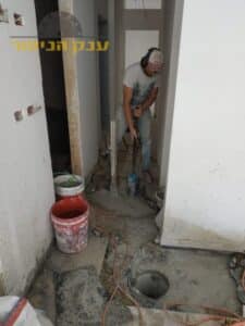 קידוחי בטון ברצפה בבית ברחובות להעברת תשתיות מקומה לקומה