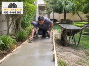 החלקת שביל בטון קצר בגינה פרטית, עבודה קטנה בלי מינימום גבוה